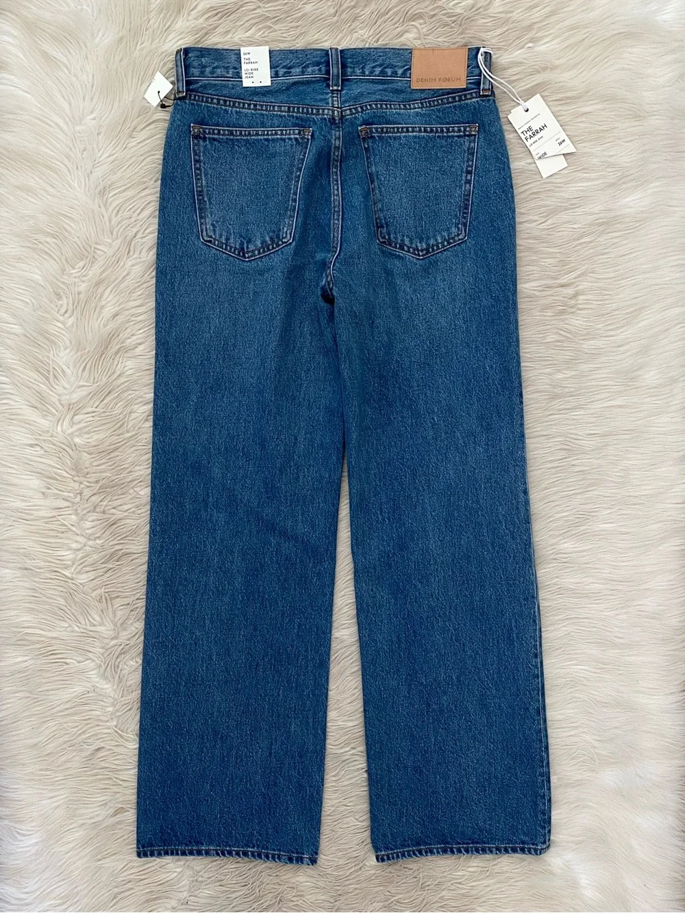 Aritzia Denim Forum The Farrah Lo-Rise Wide Jean 5 Yrs Kiss N Tell Bleu 26